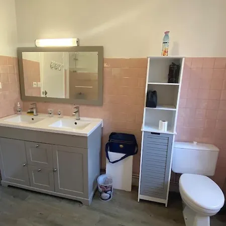 בית נופש Maison Typique Auvergnate *